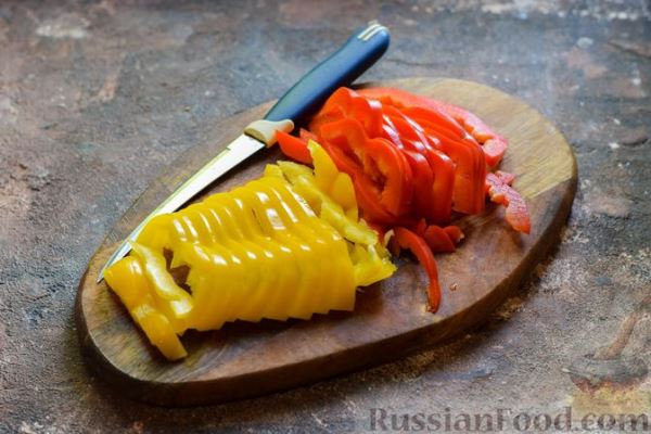 Рулетики из баклажанов с морковью и болгарским перцем в томатном соусе (на зиму)