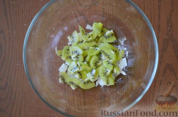Салат "Витаминный" из киви и авокадо